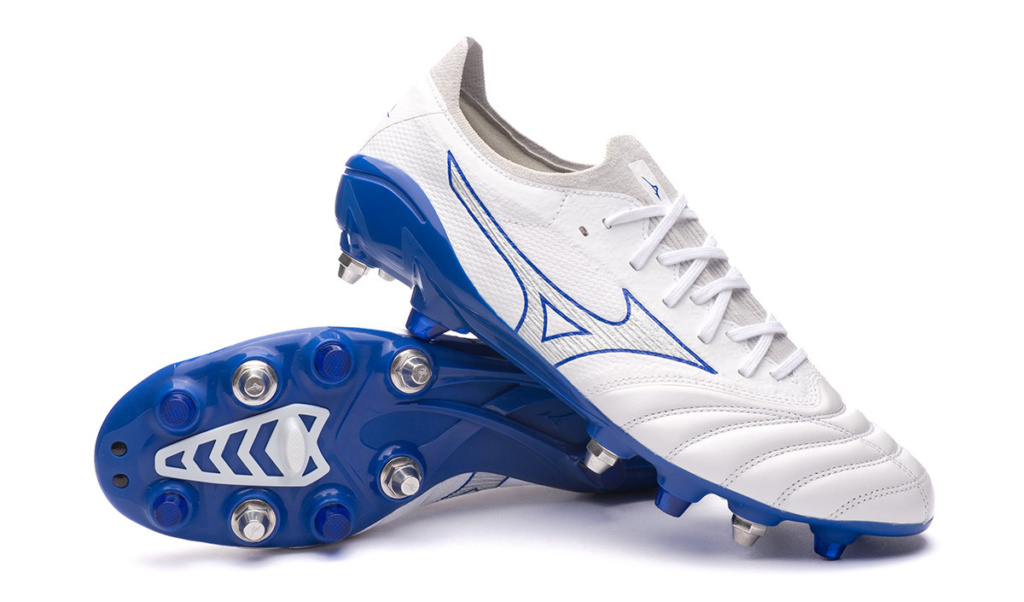 Mizuno Morelia Neo 3 Beta Elite soccer cleats for defenders